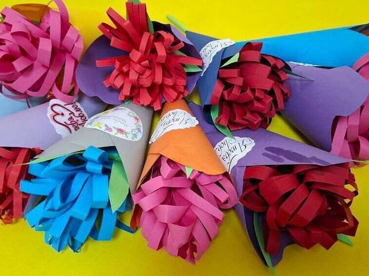 Серпуховичи создали цветочные подарки для мам