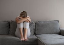 Страх перед одиночеством и социальная стигматизация людей без пары заставляют идти на компромиссы в личной жизни, которые никогда бы не рассматривались при других обстоятельствах