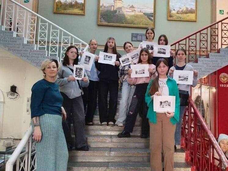 Юные художники из Серпухова освоили искусство гравюры на мастер-классе