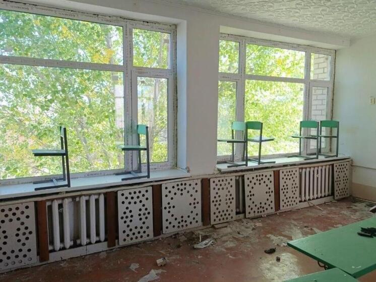 Строители из Кабардино-Балкарии модернизировали остекление Херсонского педуниверситета