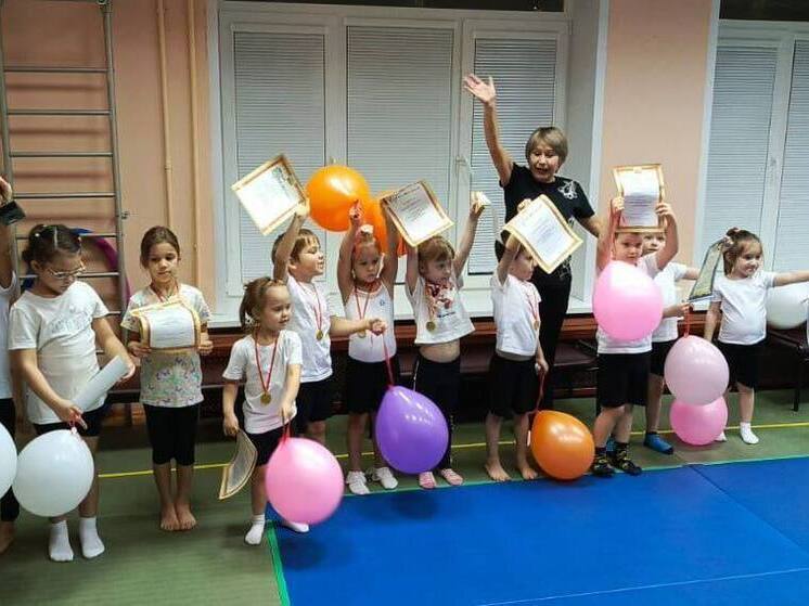 Юные серпуховичи студии «Азбука Движений» показали свои силы на соревнованиях по ОФП