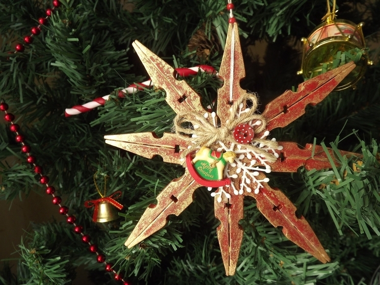 В Ханты‑Мансийске нарядят Ремесленную ёлку: горожан приглашают присоединиться