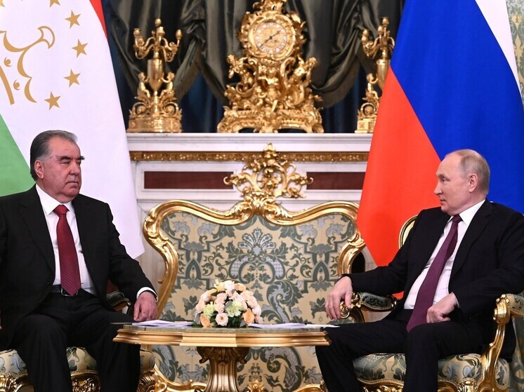 Путин провел на полях саммита ОДКБ встречу с президентом Таджикистана Рахмоном