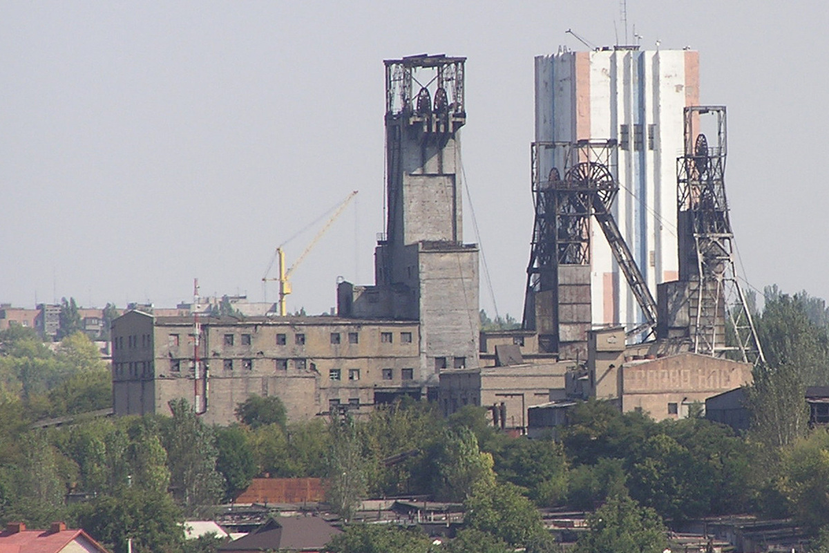 Политэкономист назвал причины ликвидации и консервации части угольных шахт в ДНР