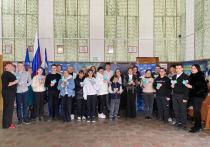 Торжественное мероприятие, приуроченное ко Дню матери, состоялось в кинотеатре Новотроицкого округа при поддержке местного отделения партии «Единая Россия»