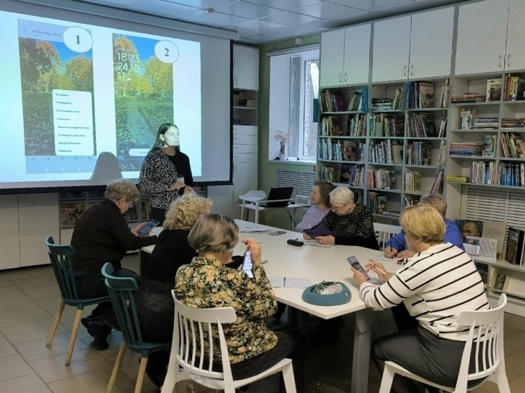 Сланцевские пенсионеры освоили цифровую грамотность