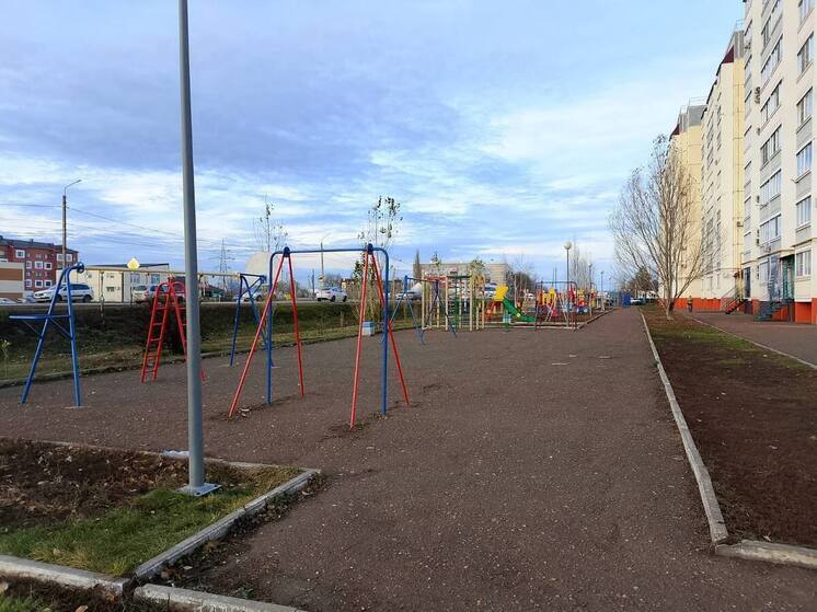 Управляющая компания в Оренбурге заплатит 200 тысяч рублей за травму ребенка на опасной площадке