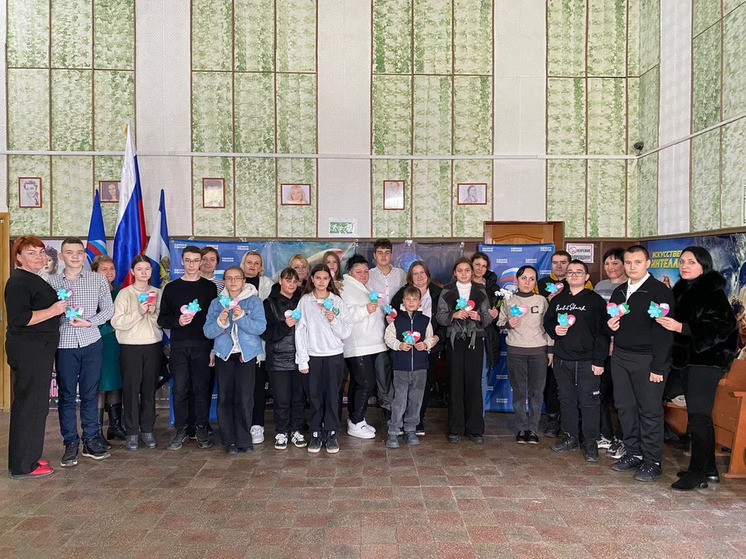 Торжественное мероприятие, приуроченное ко Дню матери, состоялось в кинотеатре Новотроицкого округа при поддержке местного отделения партии «Единая Россия»