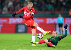 «Локомотив» проиграл «Спартаку», ЦСКА вырвал победу у махачкалинцев: лучшие фото матчей Кубка России