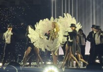 Тейлор Свифт и её жених Трэвис Келс, обручившись этим летом, столкнулись с приятной дилеммой: их свадебные планы стремительно выходят за рамки первоначальных скромных замыслов