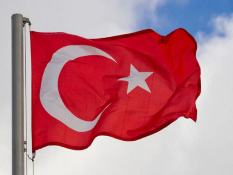 МО Турции: вопрос отправки сил на Украину надо решать после прекращения огня
