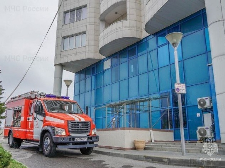 Волгоградские спасатели провели учения на высотном здании