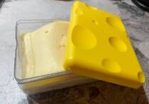 В магазинах сейчас столько сыра, что глаза разбегаются