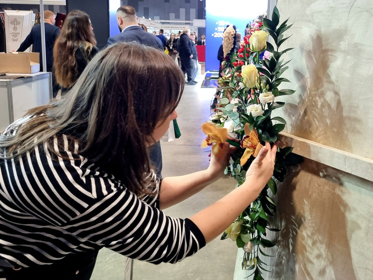 Ритуальный флорист-декоратор рассказала об особенностях своего ремесла