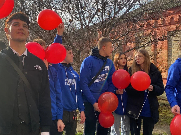 Акция «Коробка храбрости» поддержала маленьких пациентов больницы в Геническе