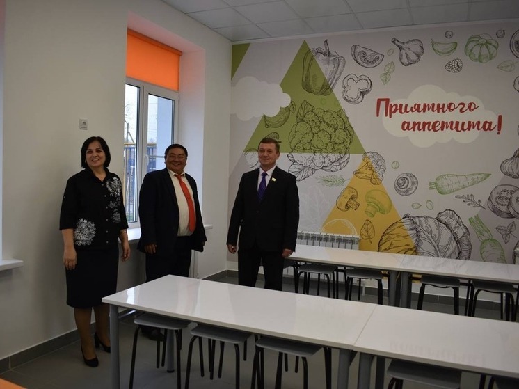 В лицее Калмыкии открыли современную столовую