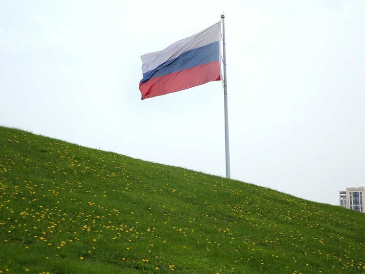 Болельщики Омонии продемонстрировали флаги России и СССР на матче с киевским Динамо