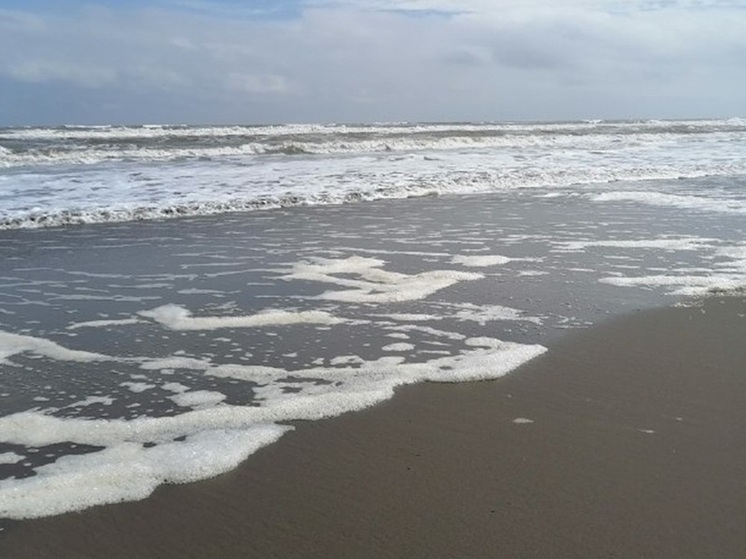 Двух рыбаков спасли после пяти часов дрейфа в море у берегов Сахалина