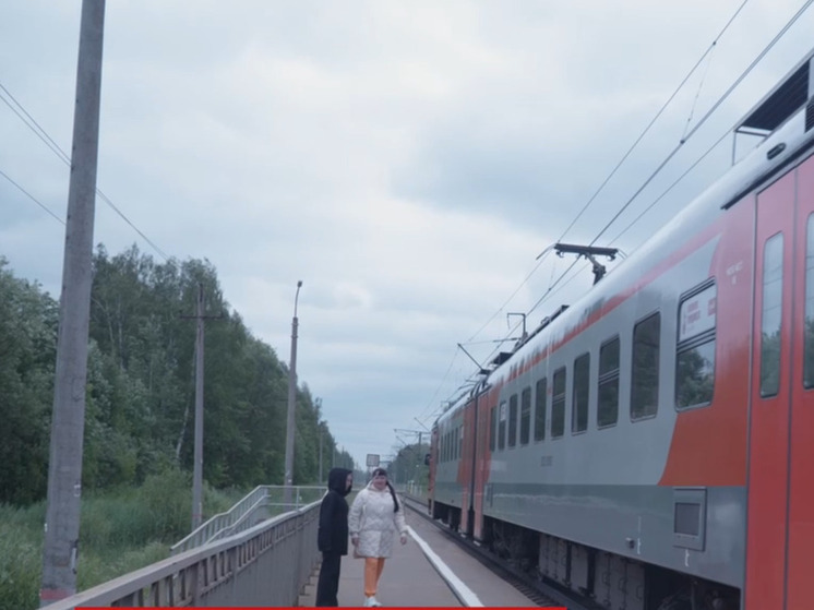 В Ярославле пассажиры «легкого метро» идут к платформам сквозь лес и тьму