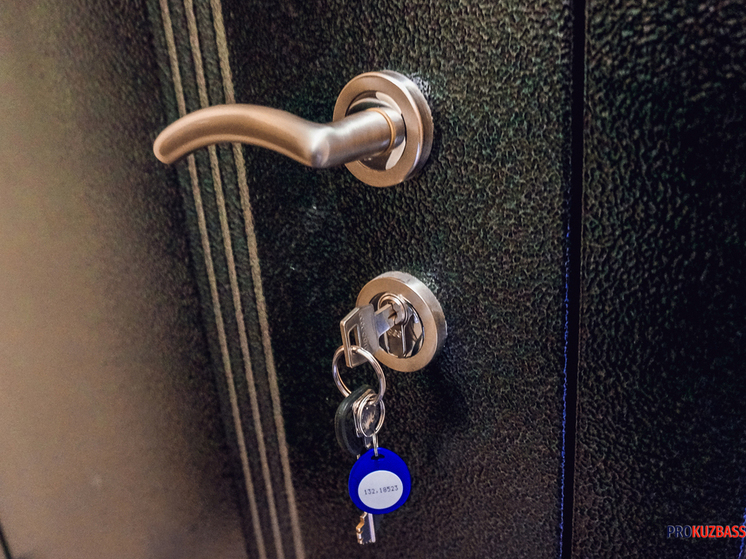 Губернатор Кузбасса потребовал выдавать ключи сиротам без пафоса