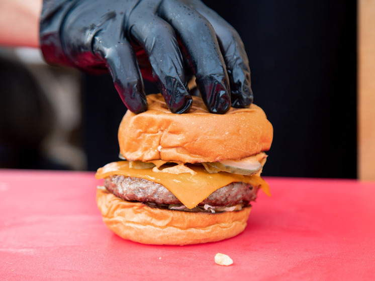 Врач из Новосибирска предупредила об опасности фастфуда для здоровья