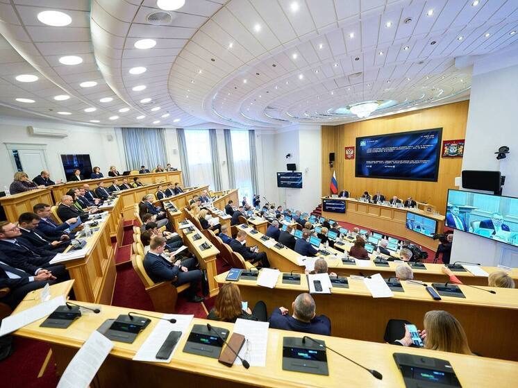 В Югре принят трехлетний бюджет с приоритетом на социальные расходы