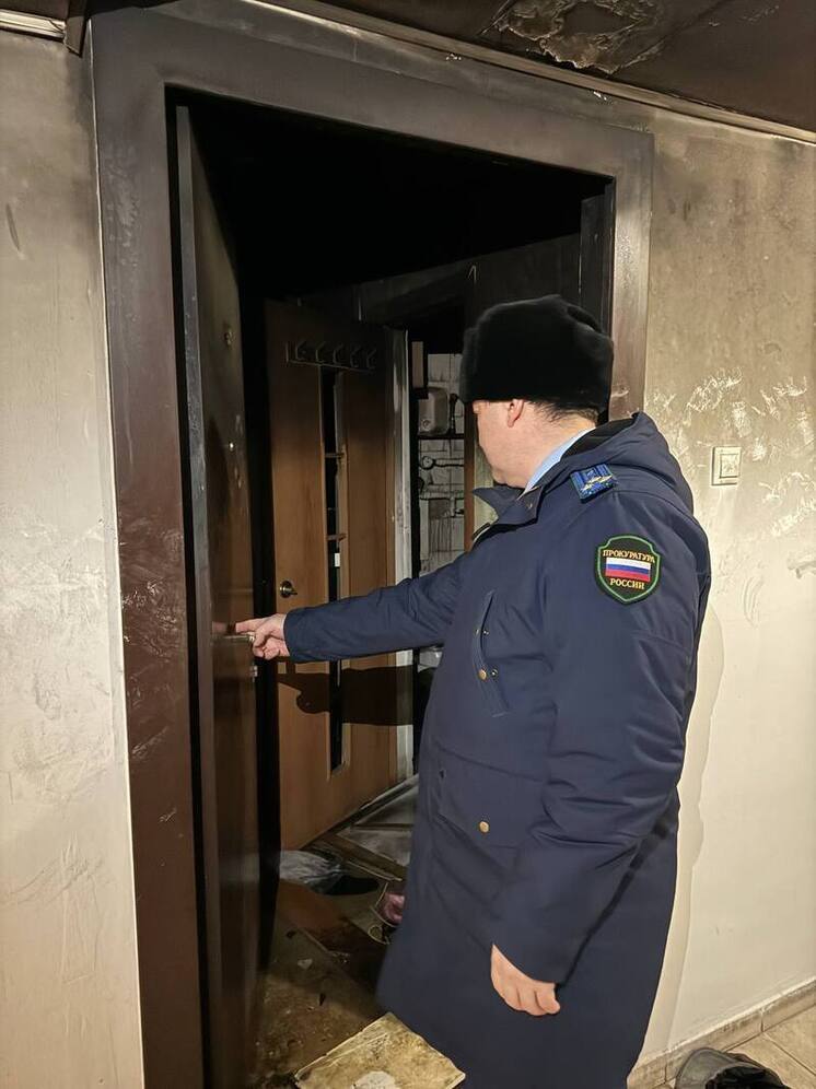 Прокуратура Салехарда разбирается в причинах пожара в соцдоме