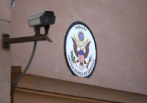 Представители администрации Трампа заявляют, что они проводят широкую переоценку дел о предоставлении убежища и грин-карт, выданных гражданам определенных стран, после расстрела двух военнослужащих национальной гвардии возле Белого дома в Вашингтоне, округ Колумбия, в среду