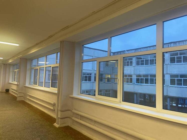 В школе №45 заменили старые окна благодаря инициативному бюджетированию