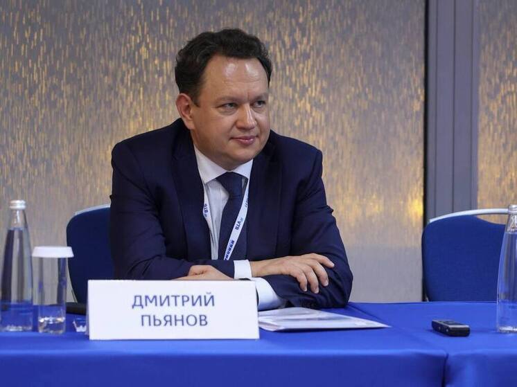 Топ-менеджер ВТБ поделился прогнозами по ключевой ставке и стоимости доллара в 2026 году