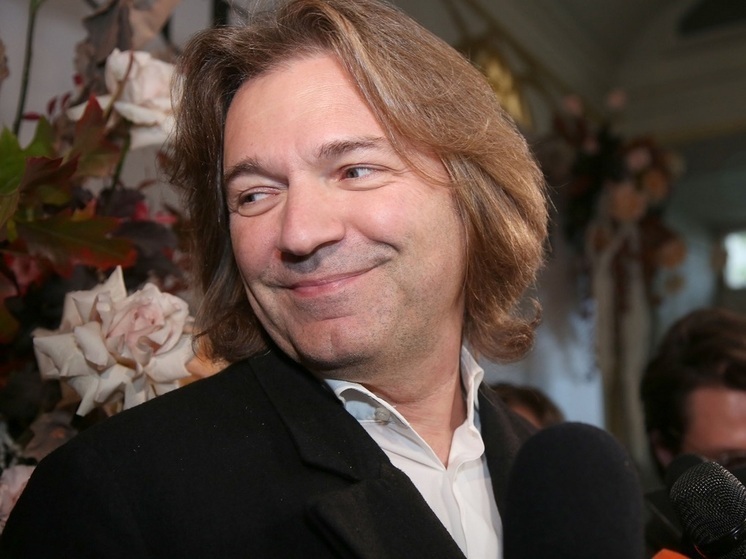 Дмитрий Маликов заявил, что молодежь любит его соцсети из-за его самоиронии