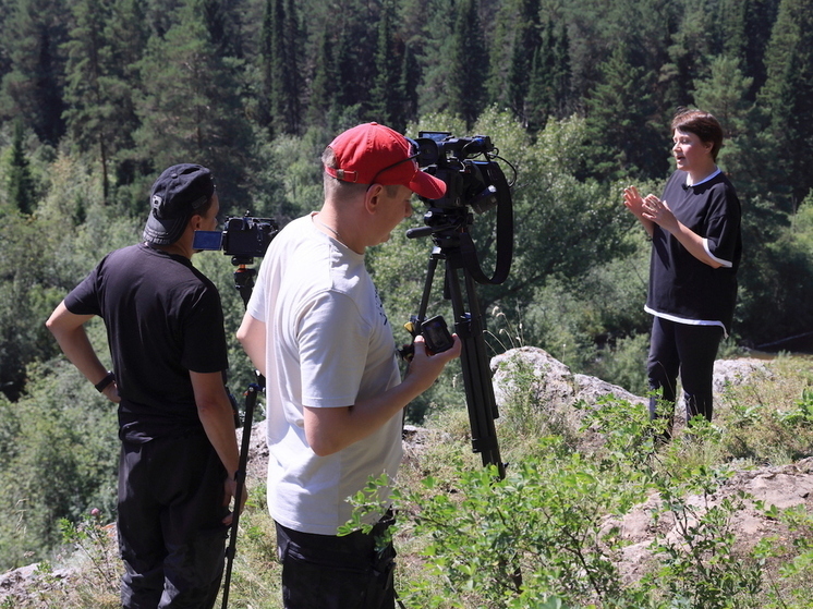 Школьники Катав-Ивановска увидели фильм о древнем пещерном граде