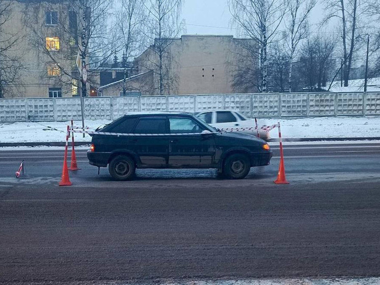 В Великом Новгороде пенсионерка попала под машину на «зебре»