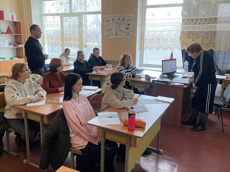 Глава Токмакского округа оценил подготовку кадров в Молочанском учебном центре