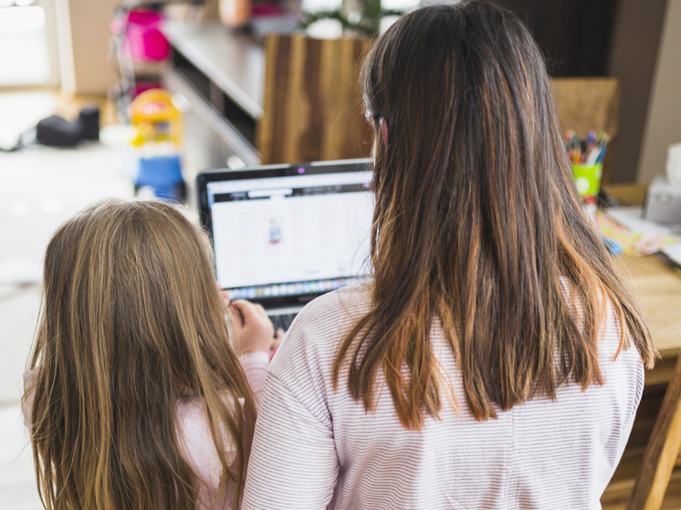 Работающие мамы из Самары рассказали, какой поддержки ждут от работодателей