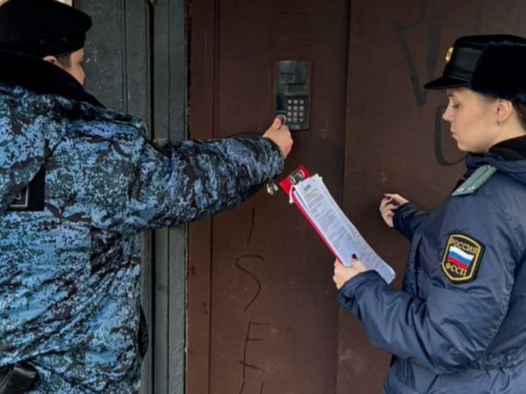 В Кингисеппе горе-отец не хотел пускать дочь в квартиру