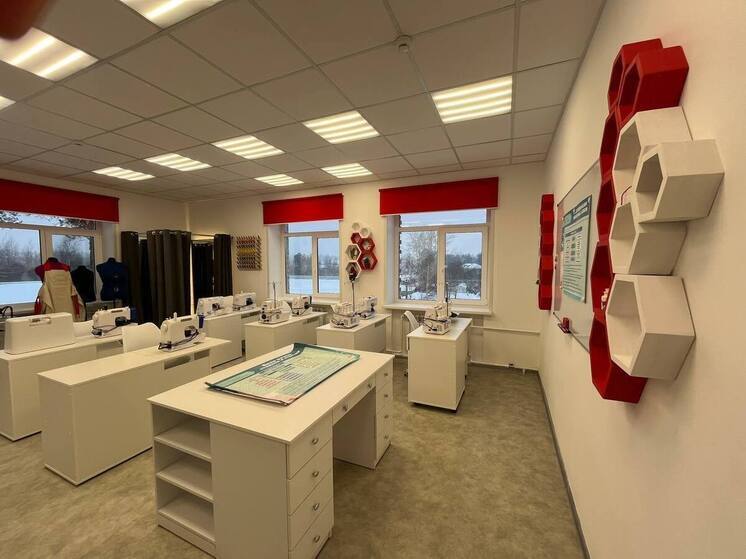 В Подпорожской школе-интернат открылись швейные и столярные мастерские