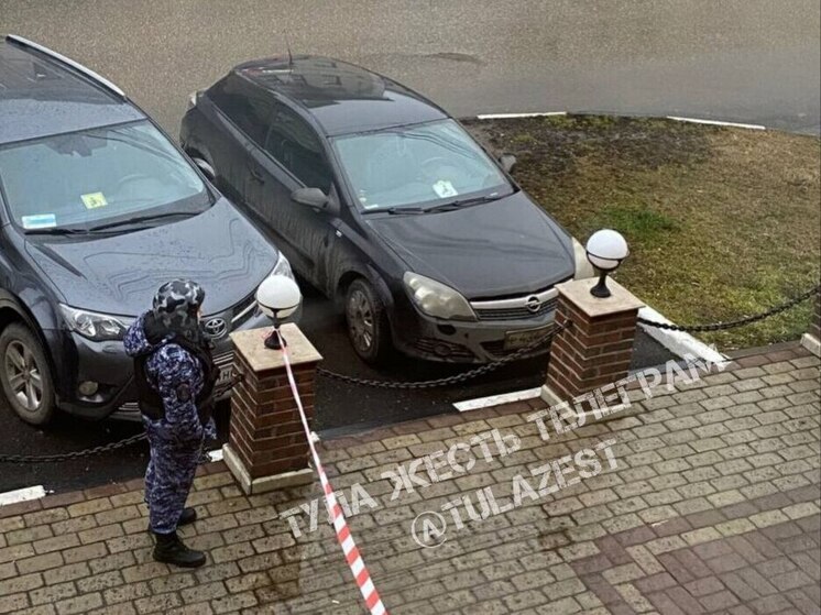 В Туле офис фирмы сенатора Борщева оцепляли из-за бесхозного смартфона