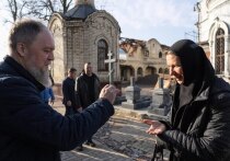 Представители Санкт-Петербурга, в числе которых был насельник Свято-Троицкой Александро-Невской Лавры игумен Макарий (Зеленков), совершили визит в Донецкую Народную Республику