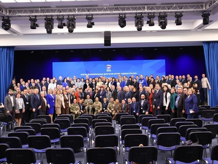 Запорожские парламентарии обменялись опытом для укрепления местного самоуправления на федеральной площадке