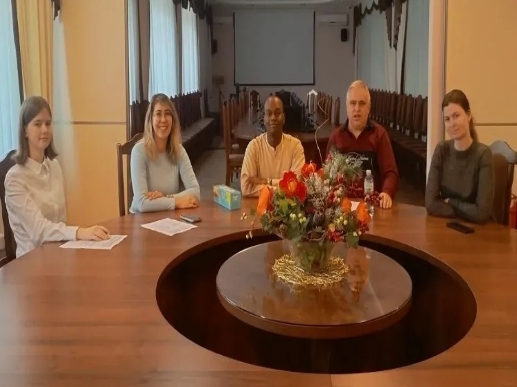 В Астраханской научной библиотеке изучают английский язык через классику Роберта Льюиса Стивенсона