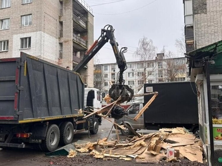 В Брянске демонтировали три незаконных ларька