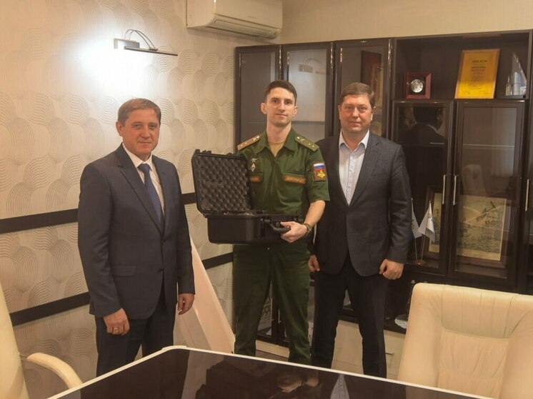 Воронежские депутаты передали военным в зону СВО профессиональный квадрокоптер