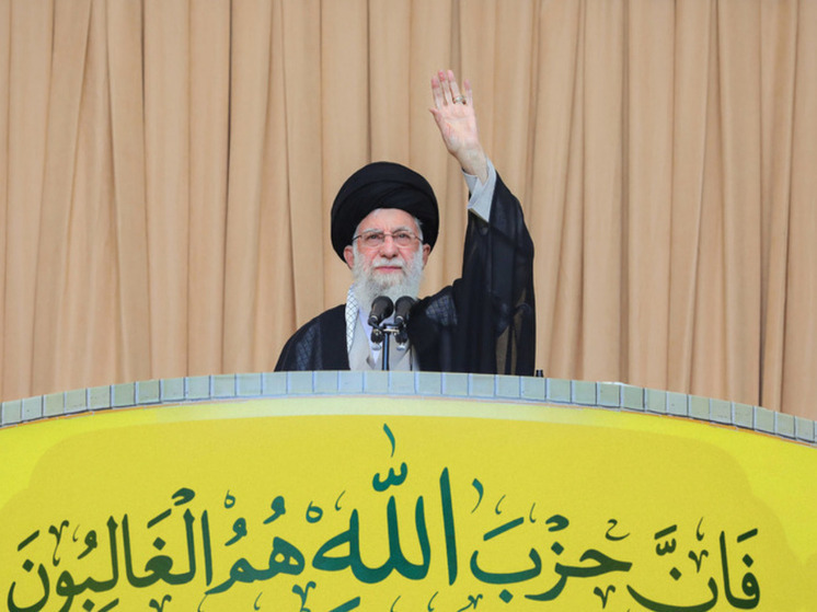 Хаменеи: США разожгли конфликт на Украине, а теперь предлагают план мира