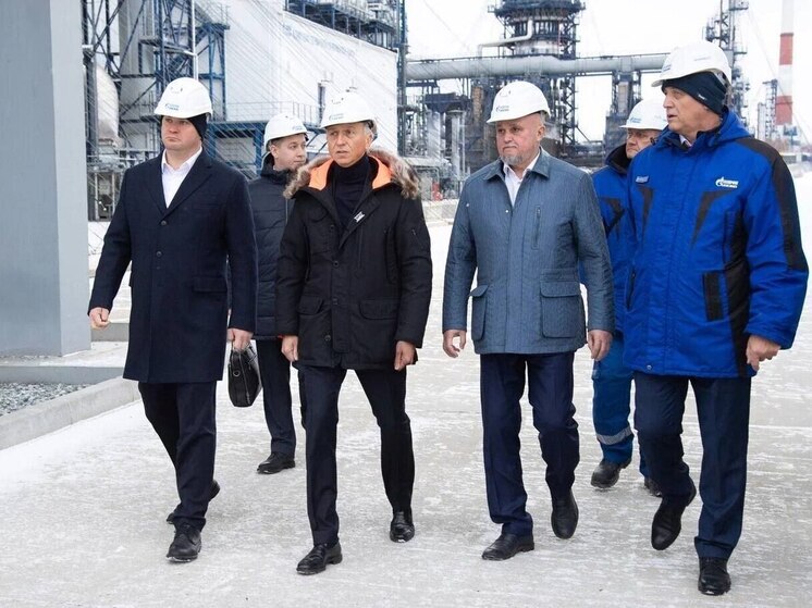 Члены правительства оценили результаты модернизации на омском ОНПЗ