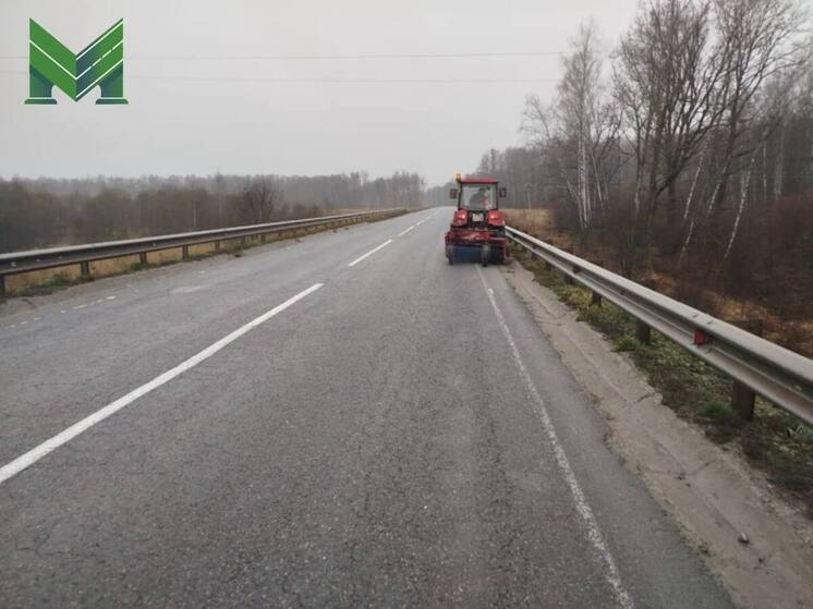 Непогода не стала помехой дорожным работам в Калужской области