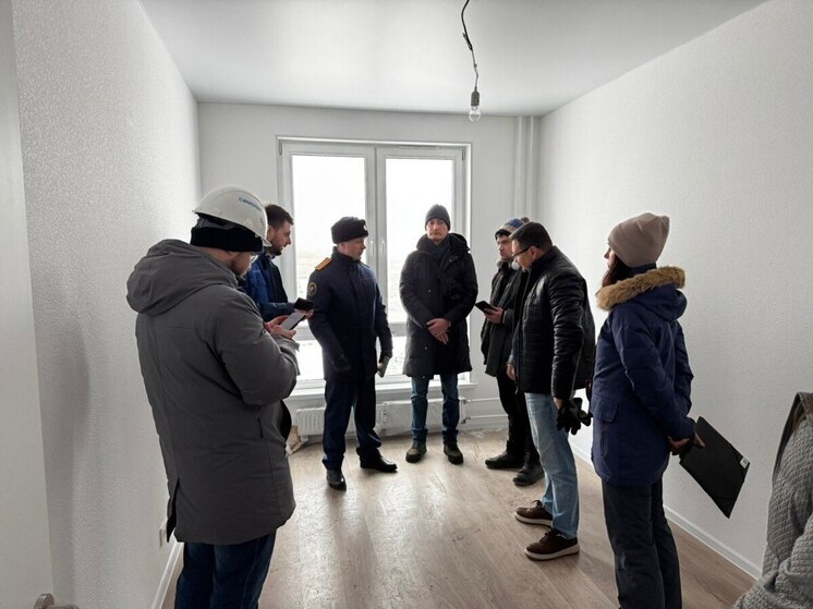 Следственный комитет проверил проблемное жилье в Ломоносовском районе