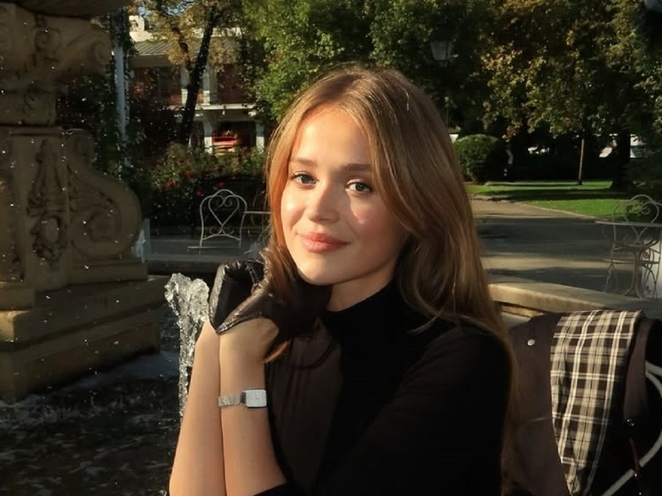 24-летняя российская фигуристка Ева Куць показала сестру, которая на девять лет старше. Девушки провели совместную фотосессию.