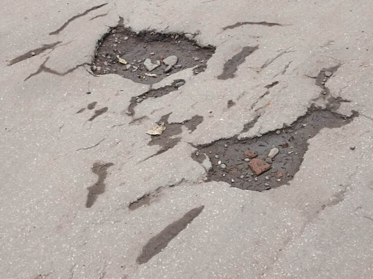 Жители Полярных Зорь три года ждут ремонта двора