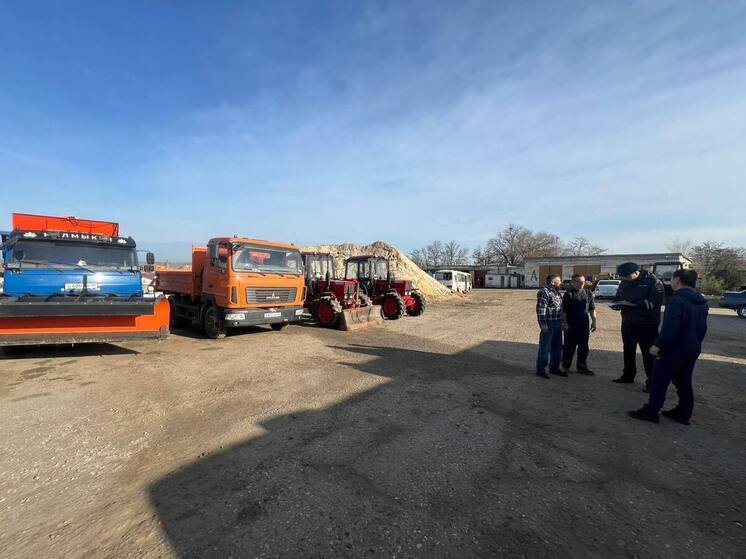 Госавтоинспекция Калмыкии проверила готовность дорожных служб к зиме